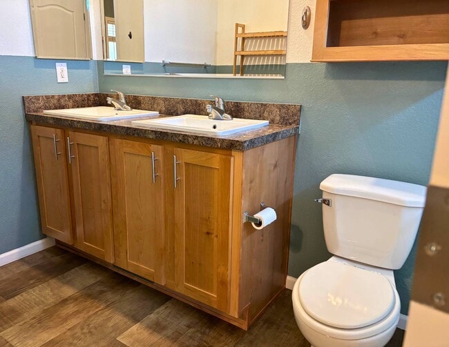 Building Photo - 350 Lee Ave