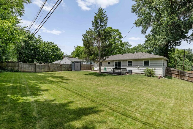 Building Photo - 5801 W 81st St