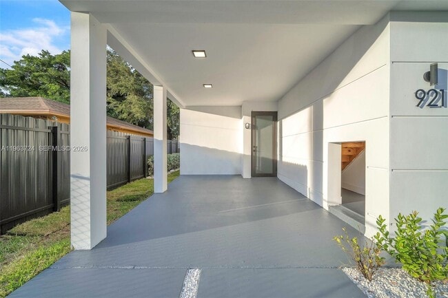 Building Photo - 919 NW 55th St