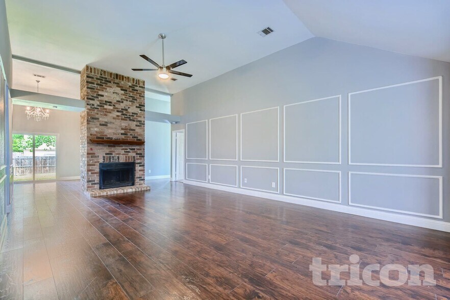 Building Photo - 725 Rawlins Dr