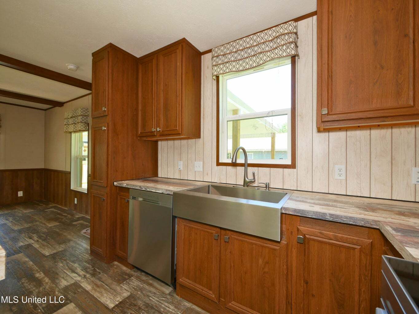 Building Photo - 10731 Lilinoe Way