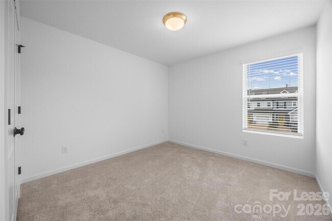 Building Photo - 328 Drawbar Dr