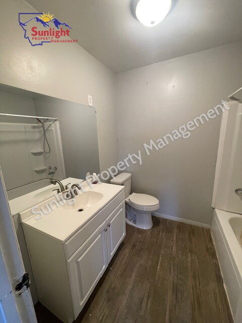 Building Photo - Spacious 4-Bed, 2-Bath Home for Rent in Joliet