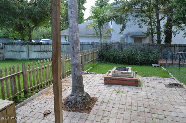 Building Photo - 2200 Marsh Point Rd