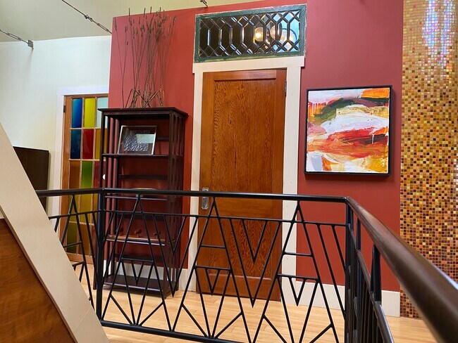 Building Photo - 285 Norwood Ave