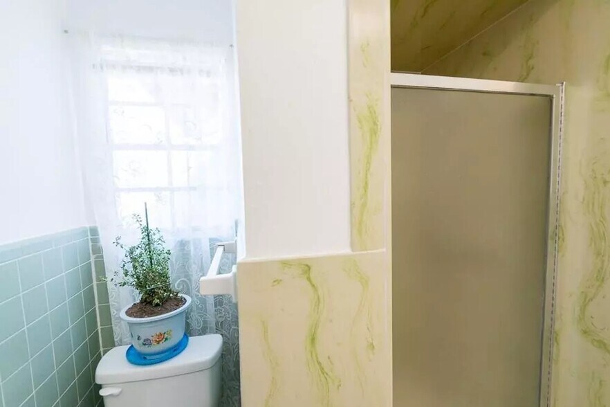 Building Photo - 2137 Shady Grove Dr