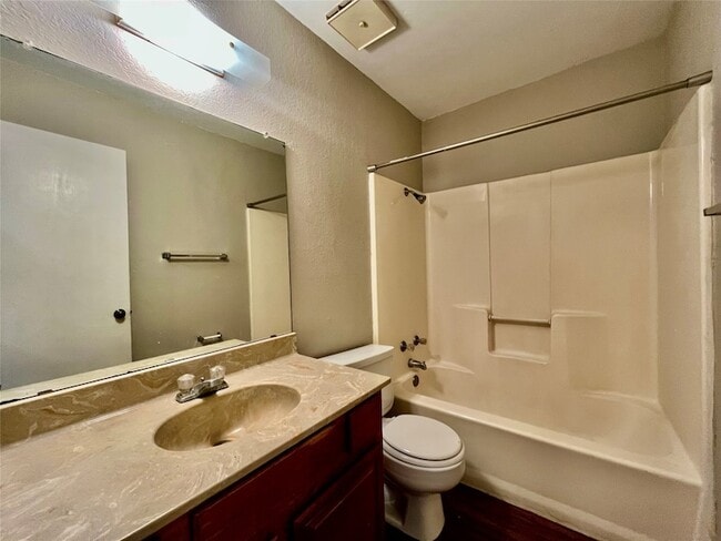 Building Photo - 3053 Olympia Dr