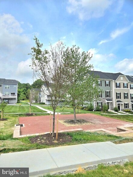 Building Photo - 430 Paperbark Sq