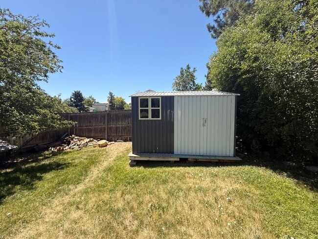 Building Photo - Comfortable Living in the Heart of Broomfield