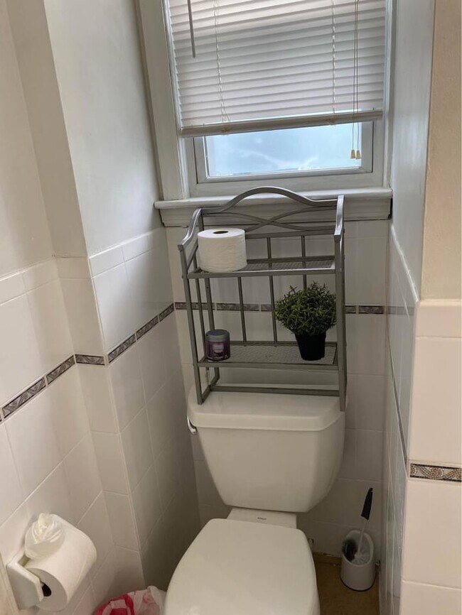 Building Photo - 787 Glen Rd