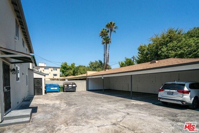 Building Photo - 6640 Woodman Ave