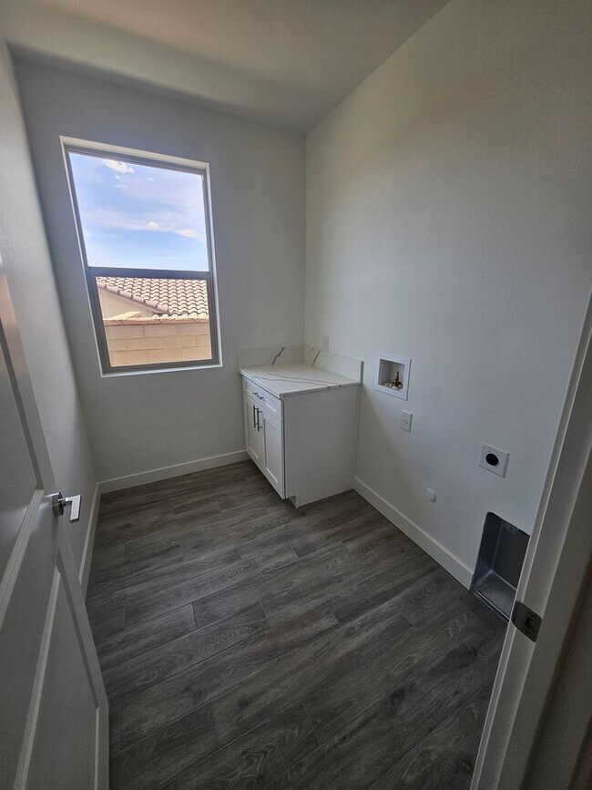 Building Photo - Imoroved Pricing!  Brand New Laughlin Ranch Home