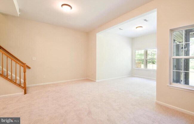 Building Photo - 3802 Koval Ln