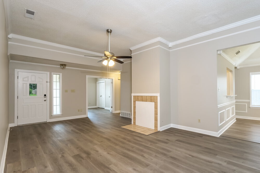 Building Photo - 6643 Collins Way Dr