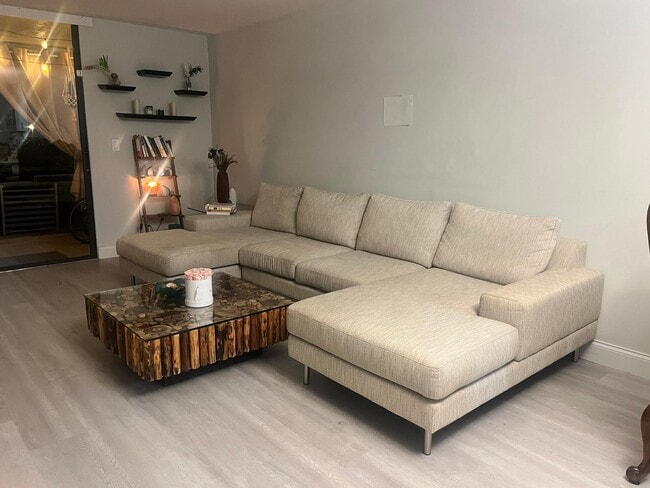 Building Photo - 7650 Lago Del Mar Dr