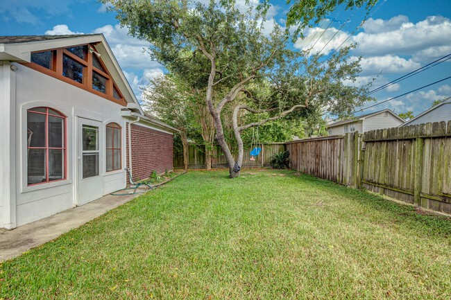 Building Photo - 21403 Hadrian Dr