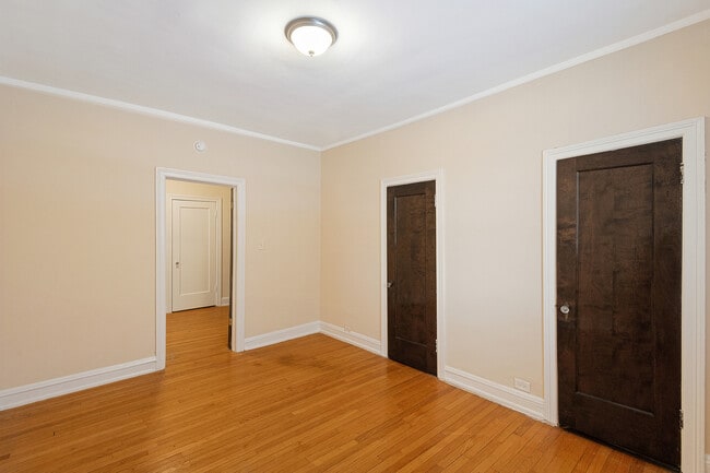 Building Photo - 200 S Maple Ave