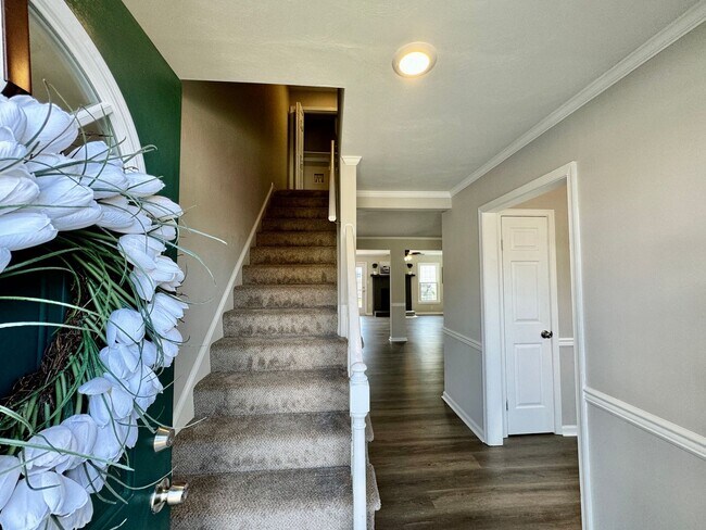 Building Photo - COMPLETELY Updated & Ready 08-21-26!! Sparkling Community Pool - Pet Friendly - Fenced Backyard!