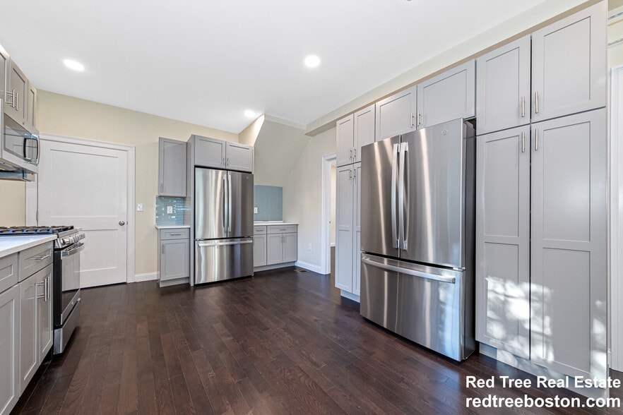 Building Photo - 62 Bradbury Ave