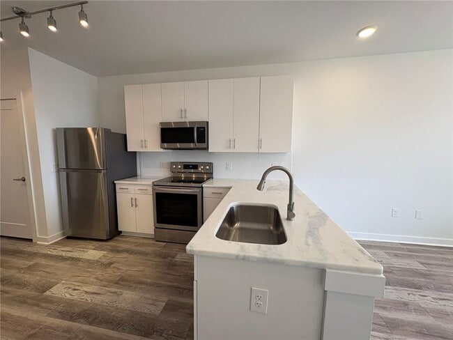 Building Photo - 525 Parkway Dr