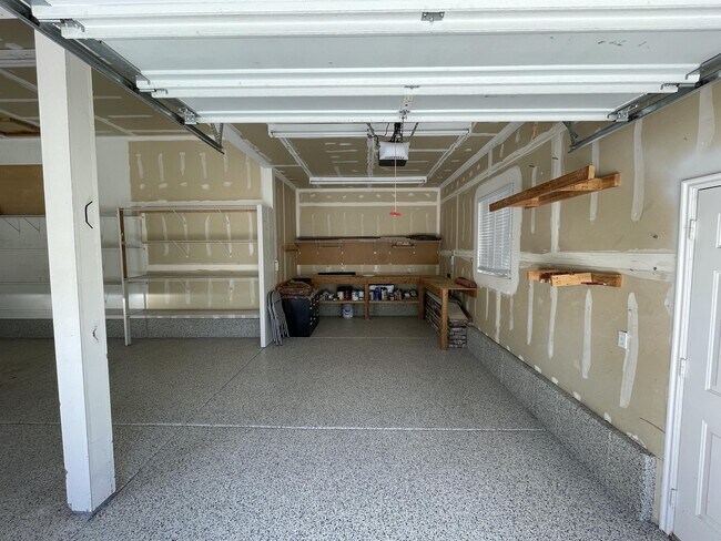 Building Photo - 561 Rocky Knoll Ln