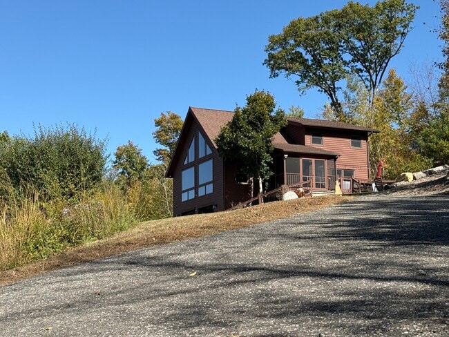 Building Photo - 570 Long Mountain Rd