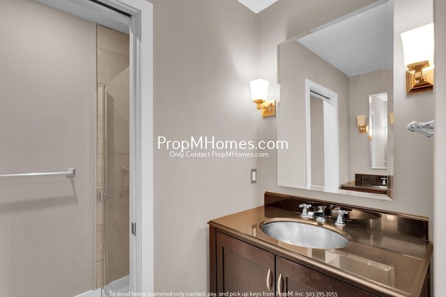 Building Photo - Sleek + Stylish Four Bedroom Escape in Palisades! DEPOSIT SPECIAL