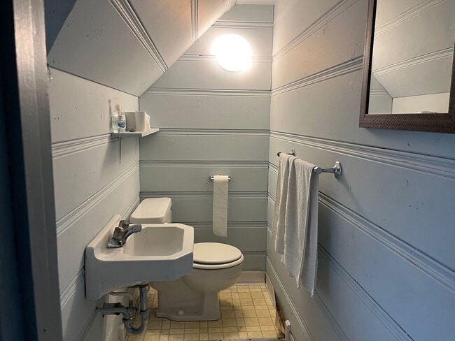 Building Photo - 918 N 5th Ave