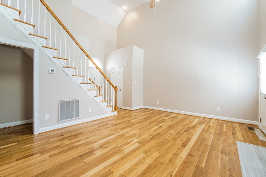 Building Photo - 2012 Winston Diamond Ct