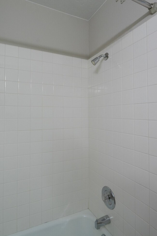 Building Photo - 2 Bedroom & 2 Bath Available in St. George!