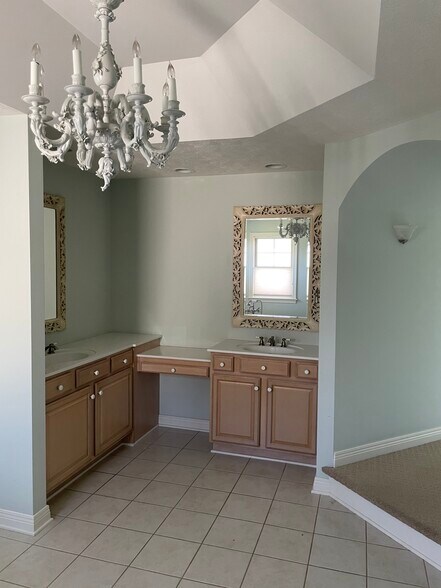Building Photo - 4217 Village Club Dr