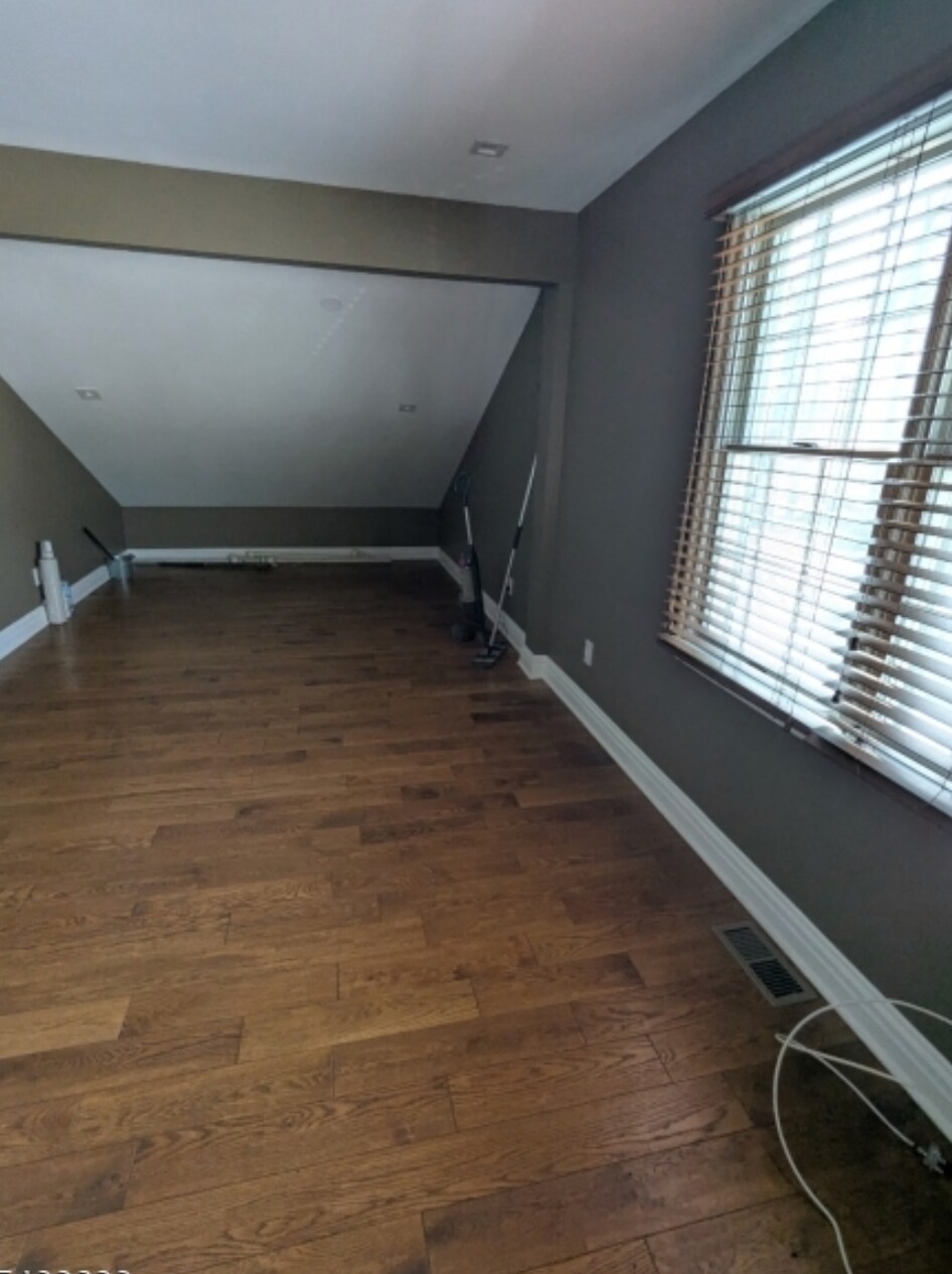 Building Photo - 47 Eton Ct