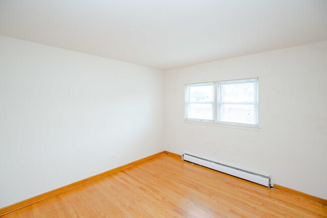 Building Photo - 5700 W 35th St