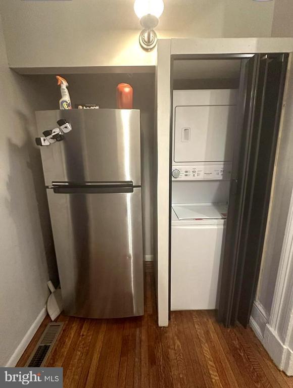 Building Photo - 1211 Spruce St