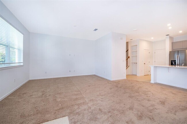 Building Photo - 9811 Walkway Dr