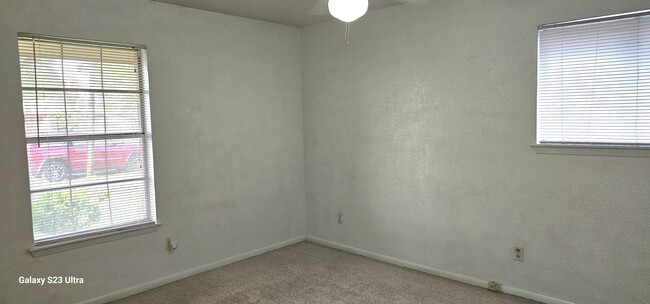 Building Photo - 4625 Bonner Dr