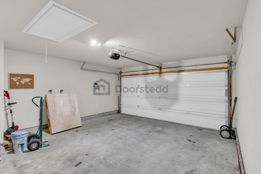Building Photo - 9405 Sweetgum Dr
