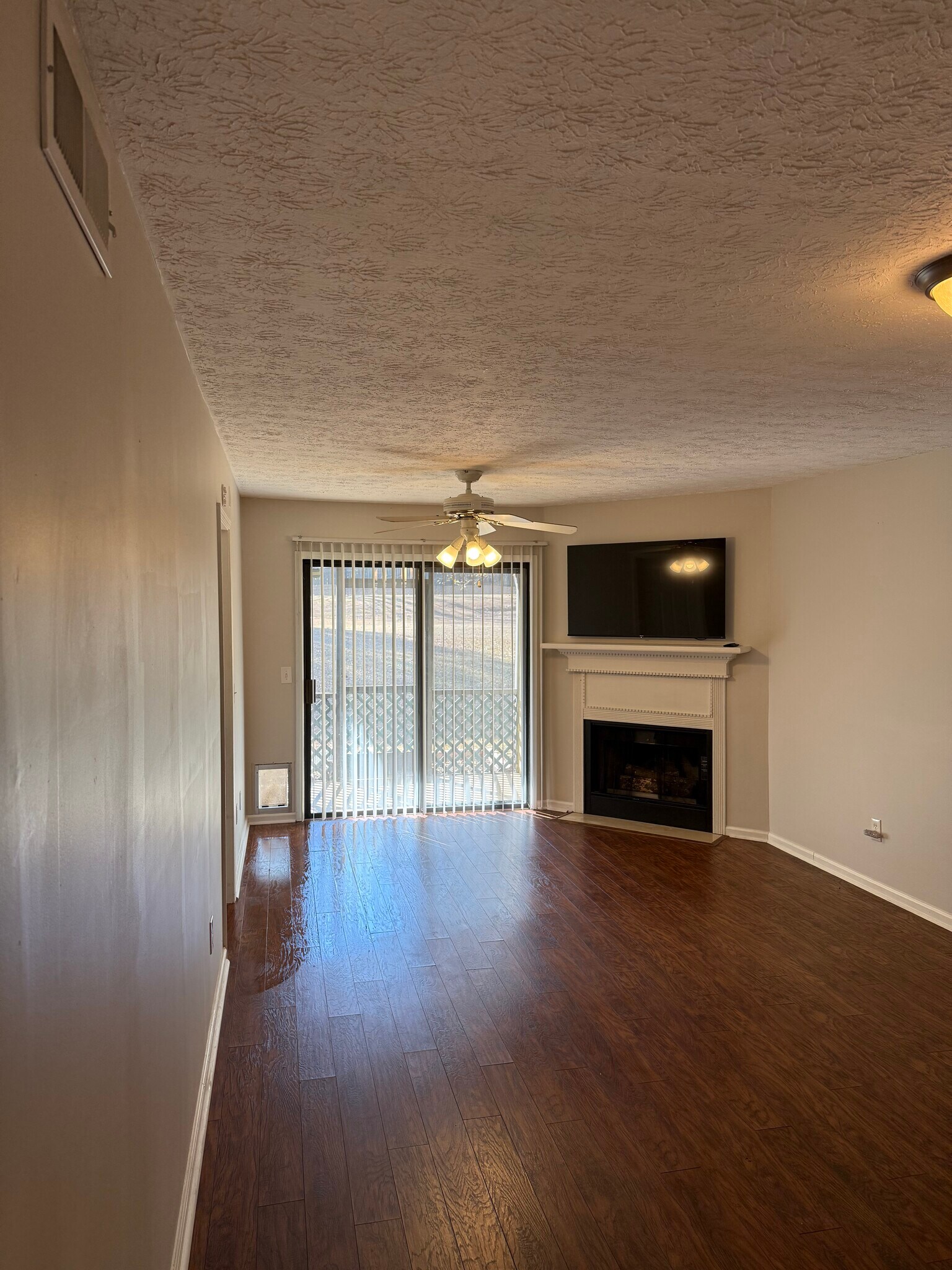 Building Photo - 701 New Horizon St