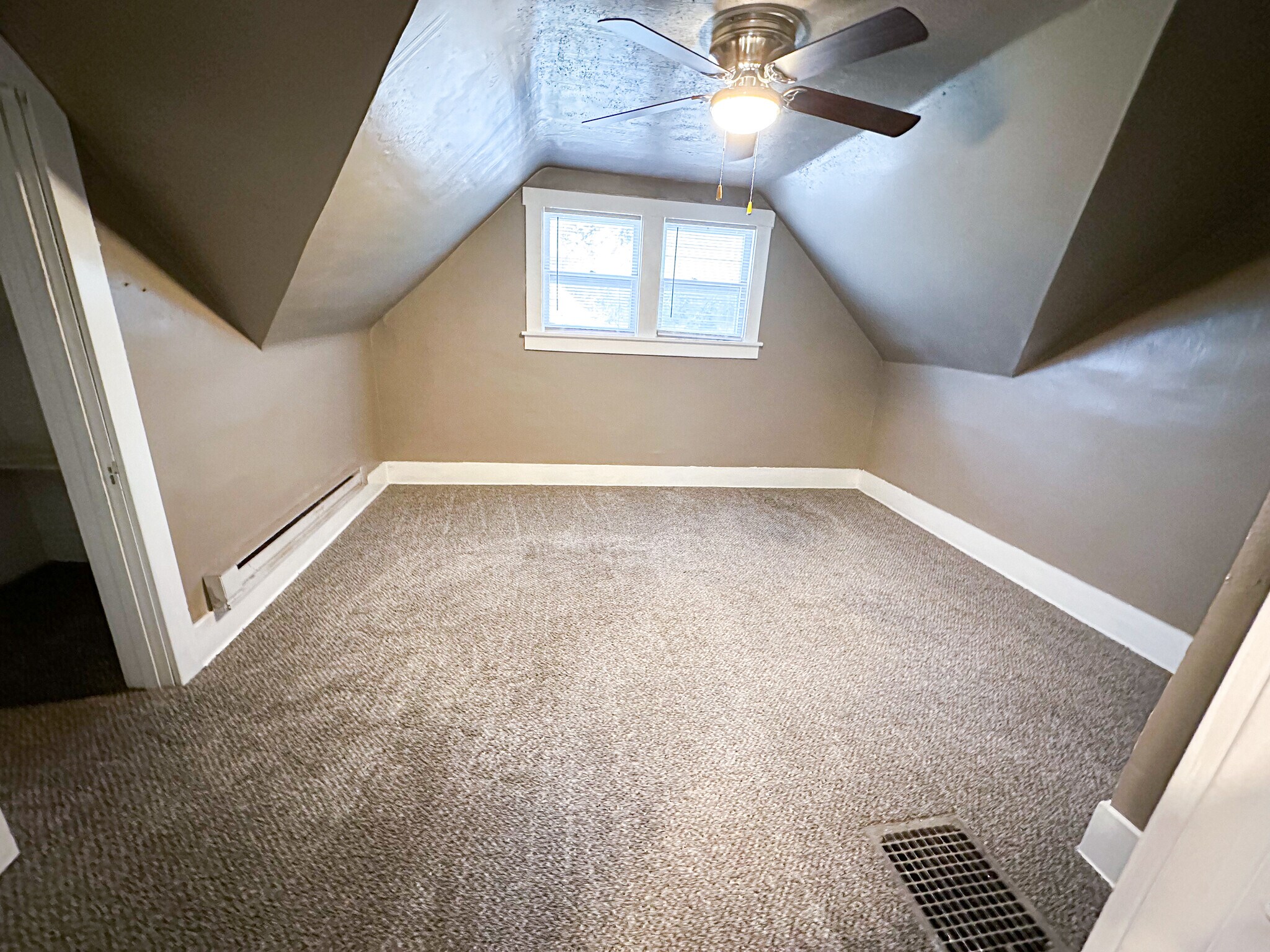 Building Photo - 1325 24th St