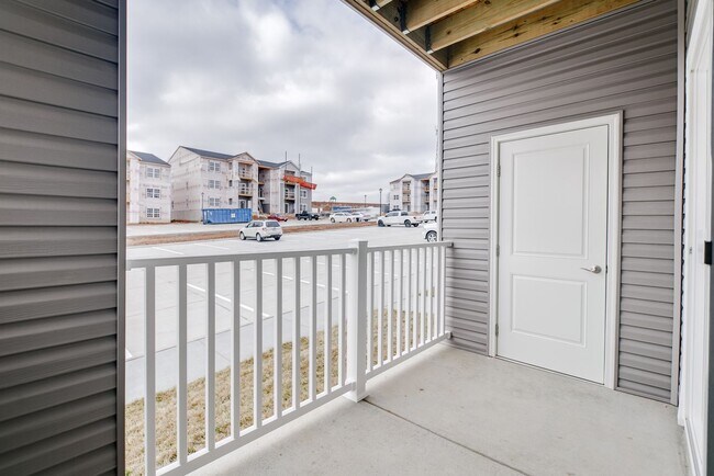 Building Photo - 1427 Pk W Ct