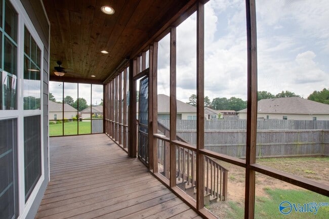 Building Photo - 1837 Saddle Trace Ln SE
