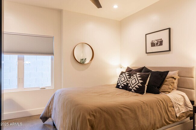 Building Photo - 68 W Lewis Ave