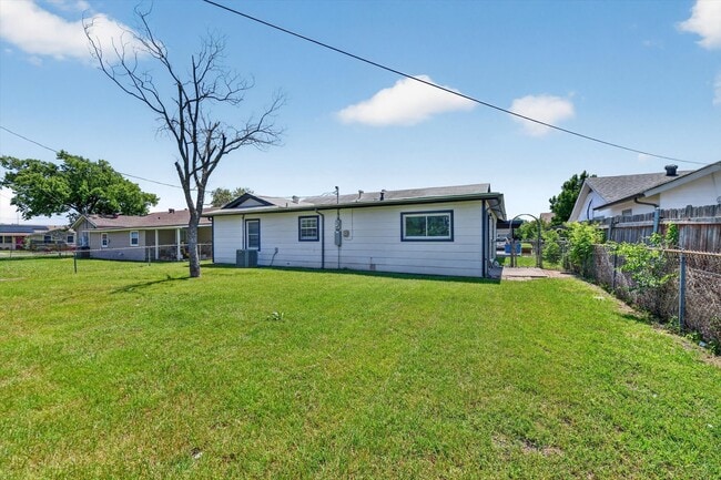 Building Photo - 1769 Fagan Dr