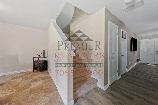 Building Photo - 741 Compass Trl