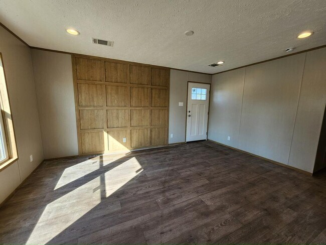 Building Photo - 539 Zebra Dr