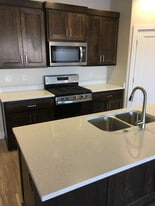 Building Photo - 831 S Black Alder Dr
