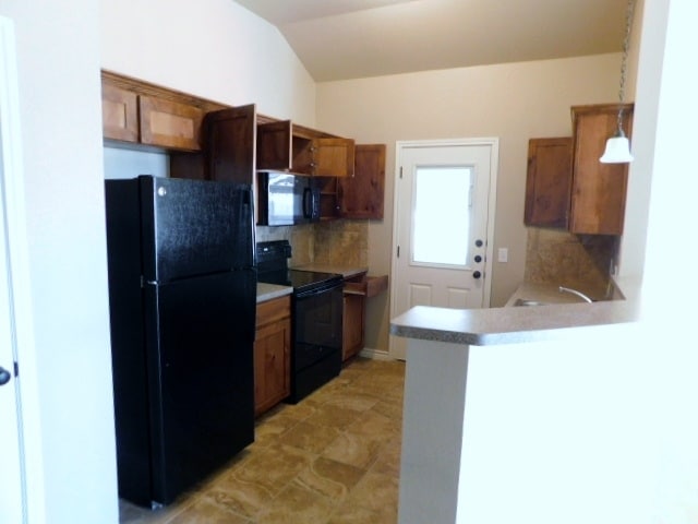 Building Photo - 703 Sladecek Dr
