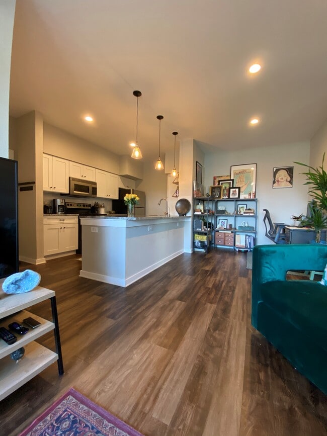 Building Photo - 1201 Grove