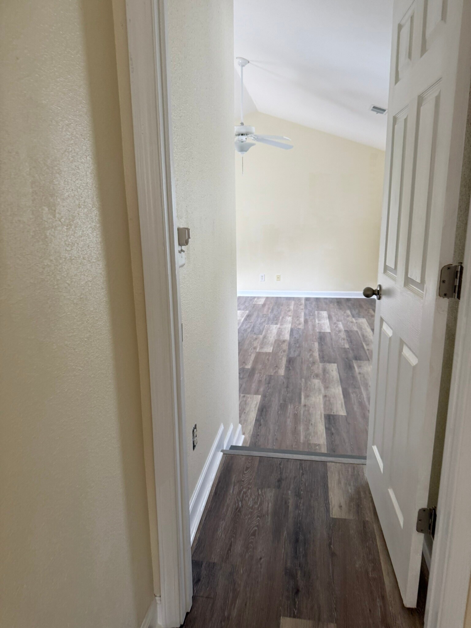 Building Photo - 834 Indianola Ct