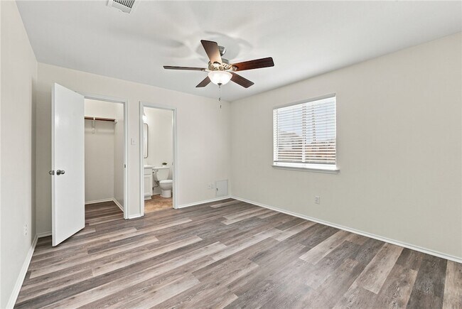 Building Photo - 4330 Spring Garden Dr